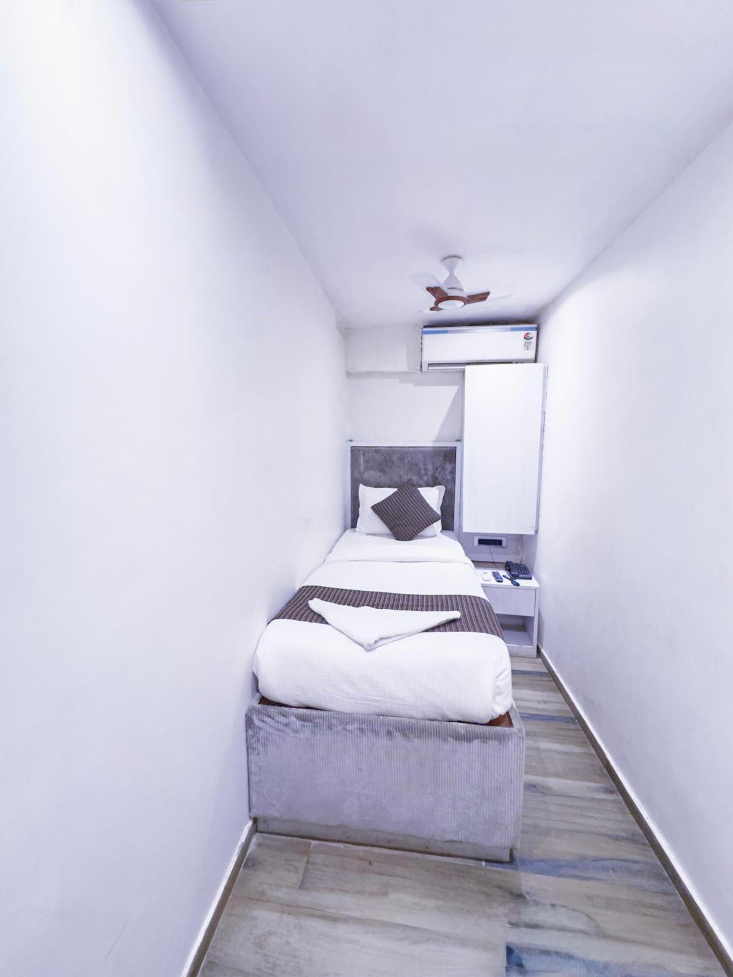 Hotel Winton Bombay Esterno foto
